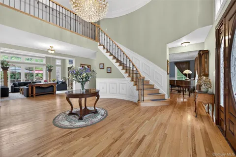 $3,900,000 | 1 Springwood Path, Syosset, NY 11791
