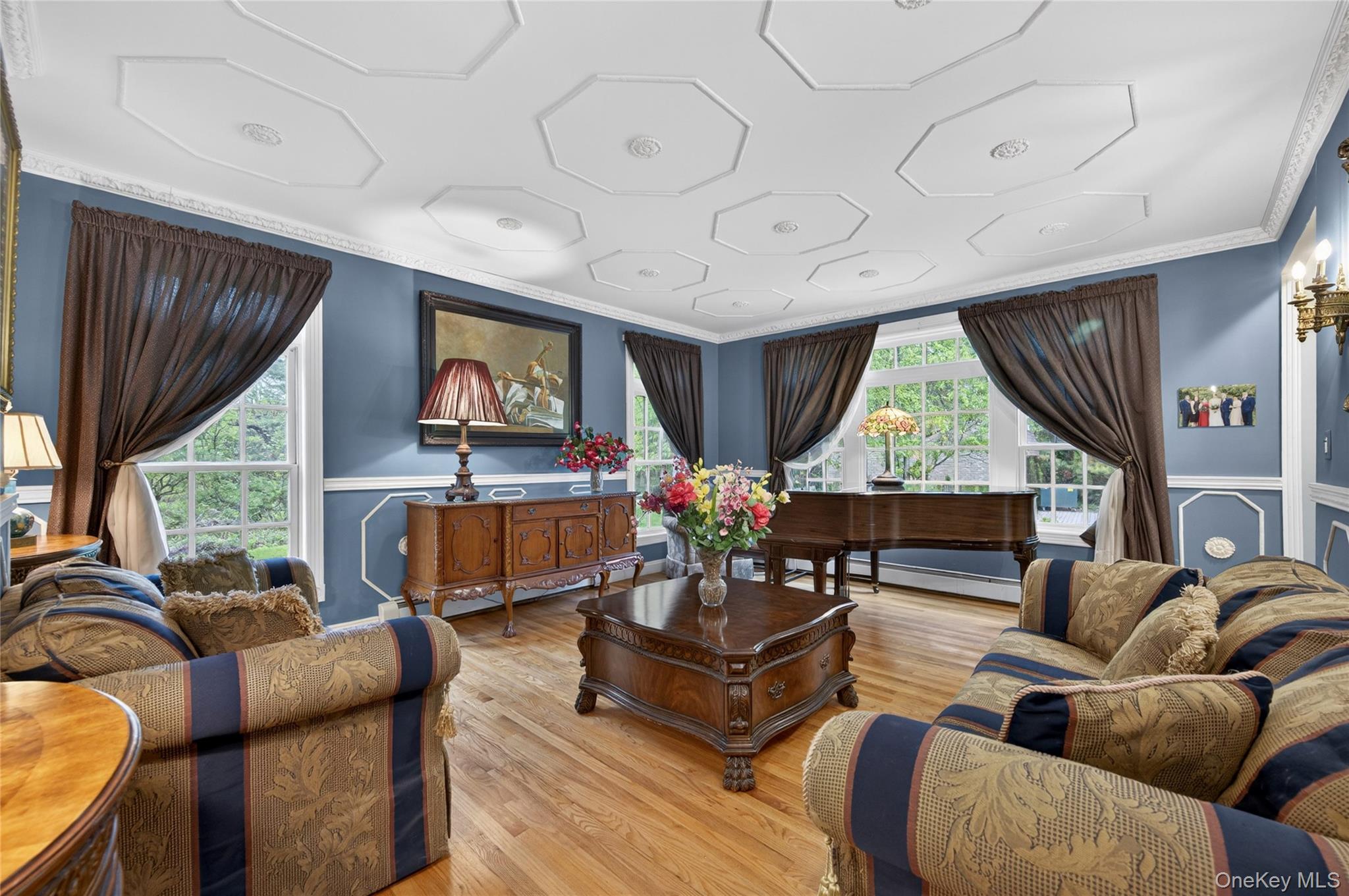 1 Springwood Path Syosset, NY 11791 - Photo 7 of 44