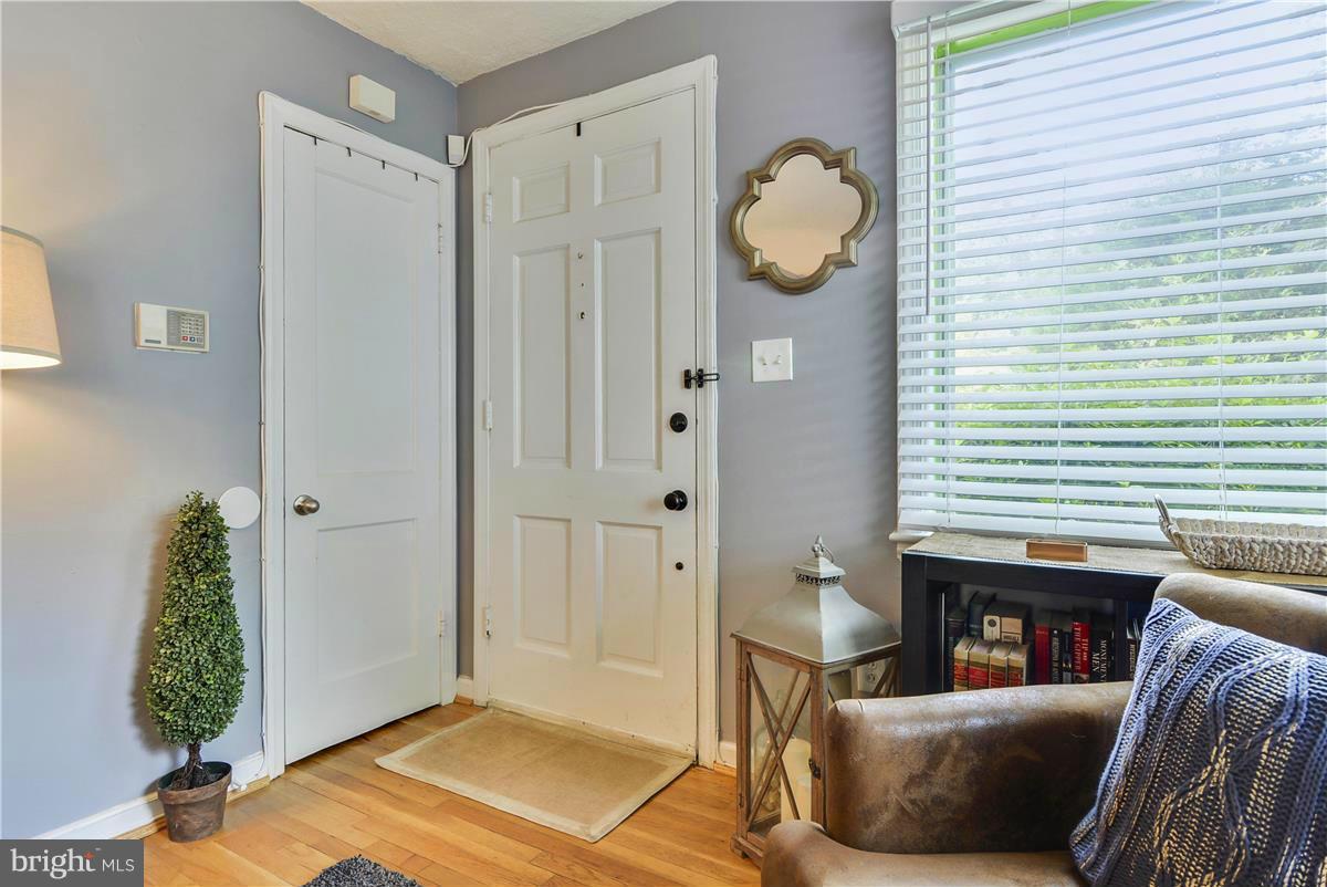 3411 Murdock Road Kensington, MD 20895 - Photo 5 of 24 Living Room