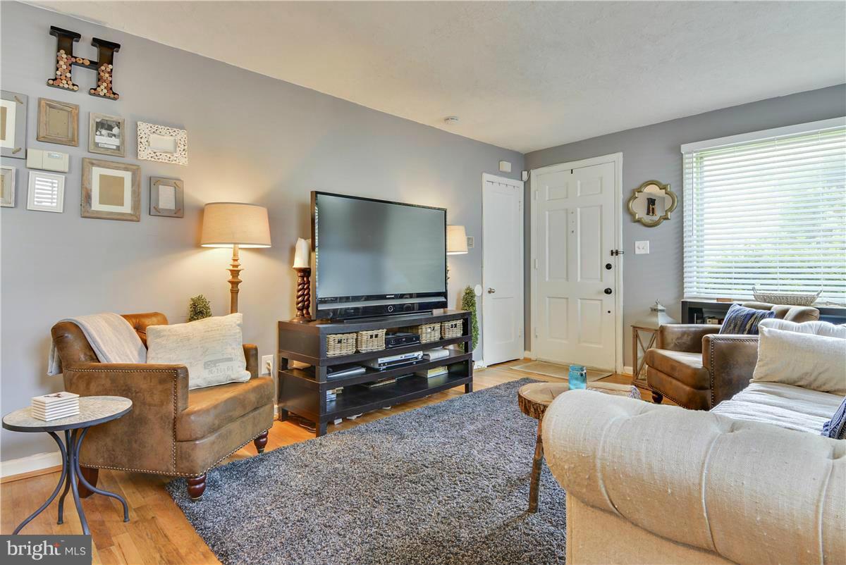 3411 Murdock Road Kensington, MD 20895 - Photo 7 of 24 Living Room