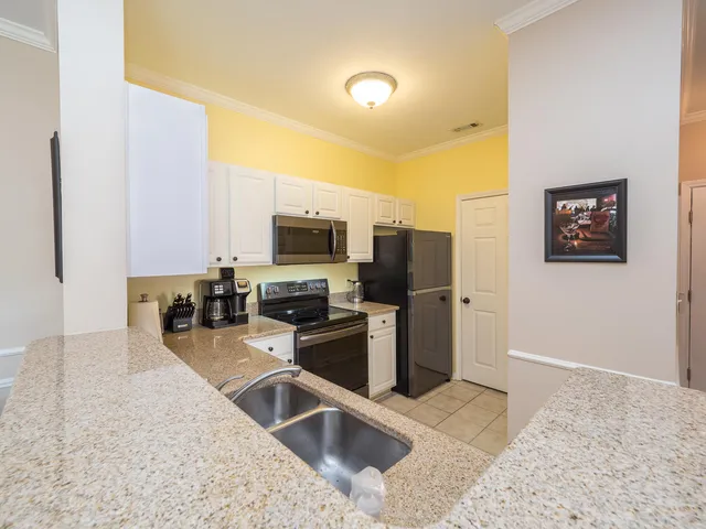 $2,600 | 1600 Long Grove Drive, Unit 1221, Mount Pleasant, SC 29464