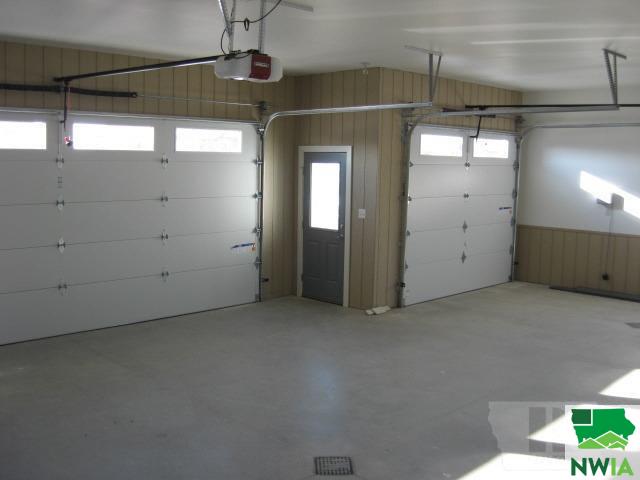 592 Colonial Street Sioux Center, IA 51250 - Photo 21 of 30 Gallery Image 21