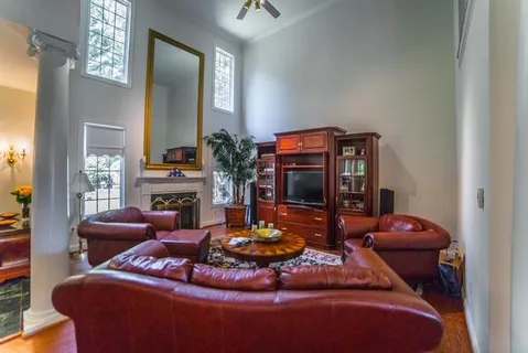 $6,900 | 1026 26th Street South, Arlington, VA 22202