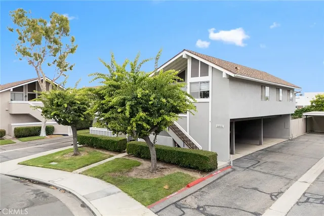 $599,000 | 16892 Limelight Circle, Unit B, Huntington Beach, CA 92647