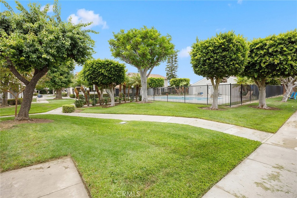 16892 Limelight Circle, Unit B Huntington Beach, CA 92647 - Photo 20 of 23