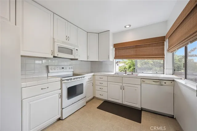 $599,000 | 16892 Limelight Circle, Unit B, Huntington Beach, CA 92647