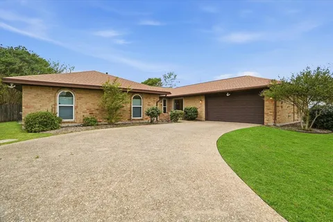 $329,900 | 6408 Welch Avenue, Fort Worth, TX 76133