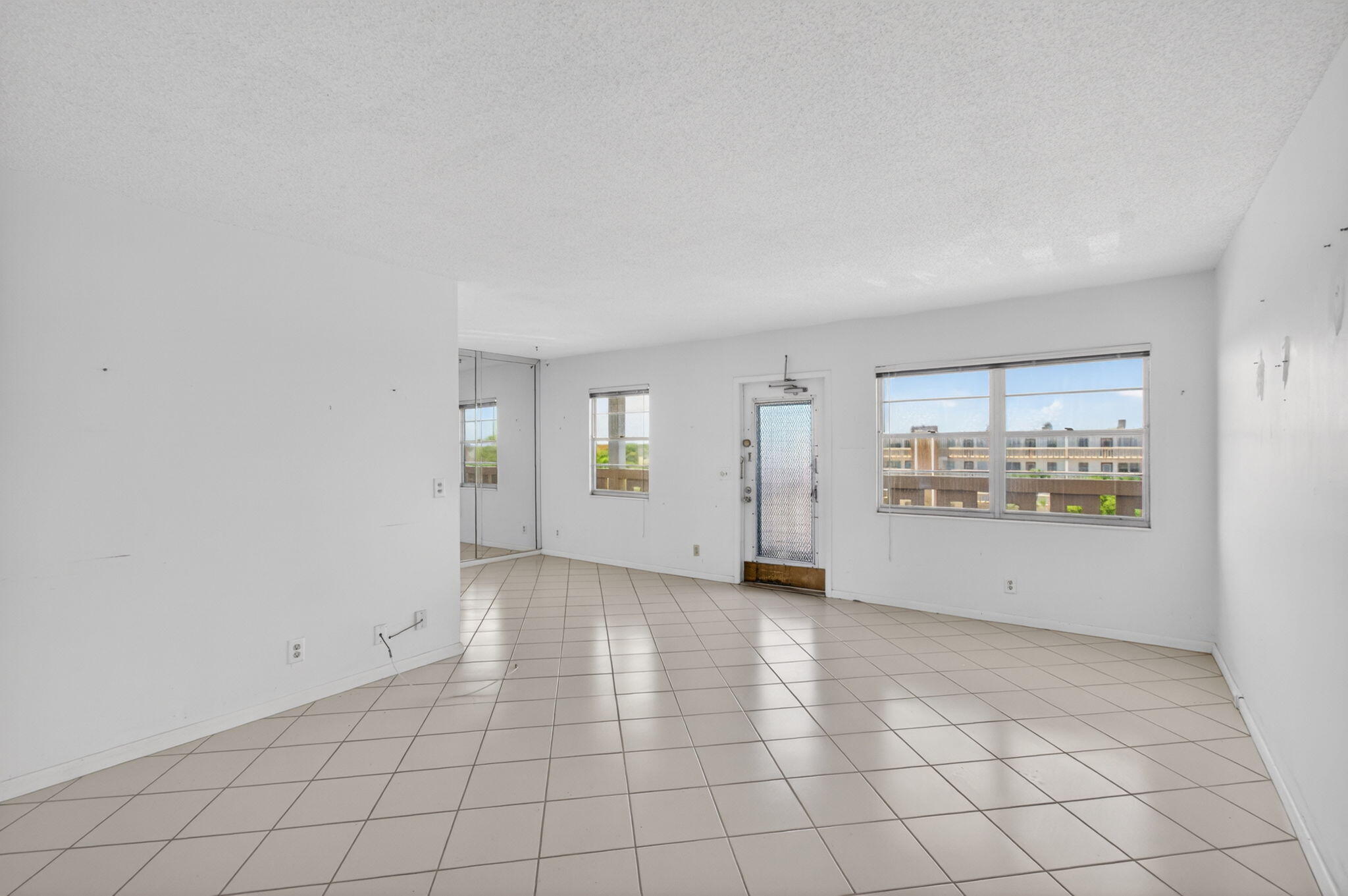 4059 Guildford East Boca Raton, FL 33434 - Photo 14 of 101 15-web-or-mls-DSC_7930