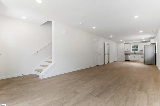 $1,700 | 239 Vanderbilt Road, Spartanburg, SC 29301