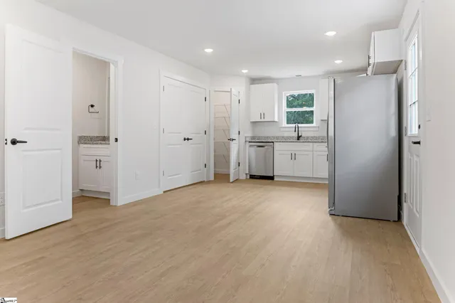 $1,700 | 239 Vanderbilt Road, Spartanburg, SC 29301