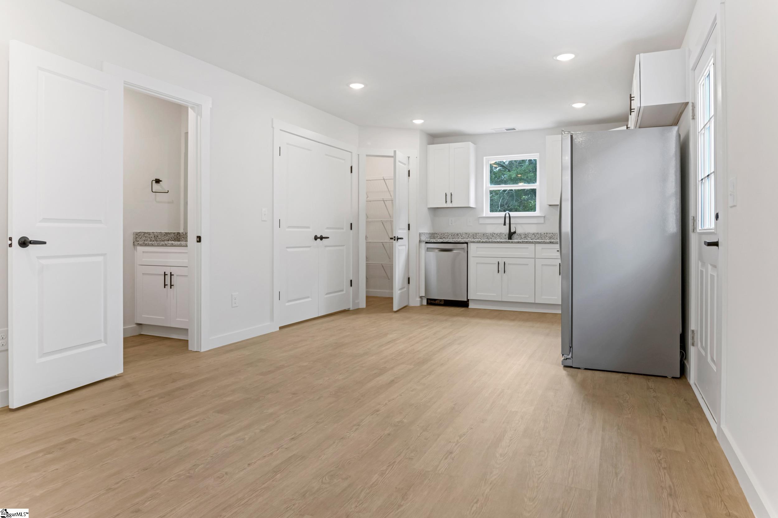 239 Vanderbilt Road Spartanburg, SC 29301 - Photo 7 of 15