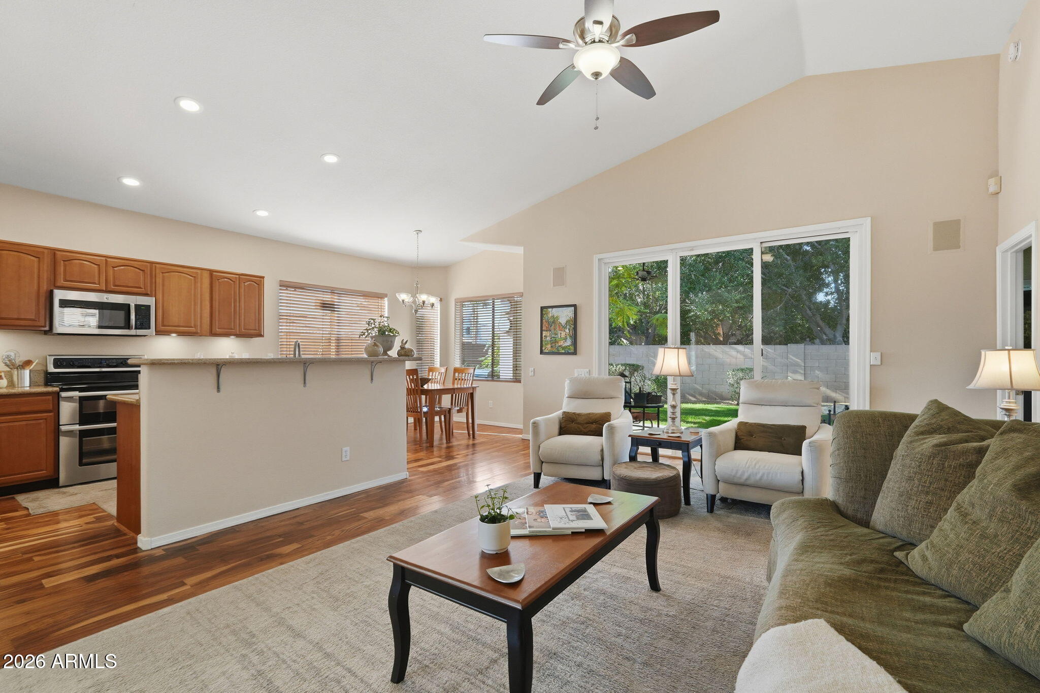 1101 West Davis Road Phoenix, AZ 85023 - Photo 8 of 34 010_ListerPros