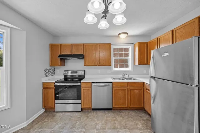 $1,700 | 450 Main Street, Lillington, NC 27546