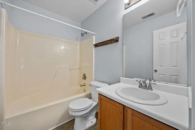 $1,700 | 450 Main Street, Lillington, NC 27546