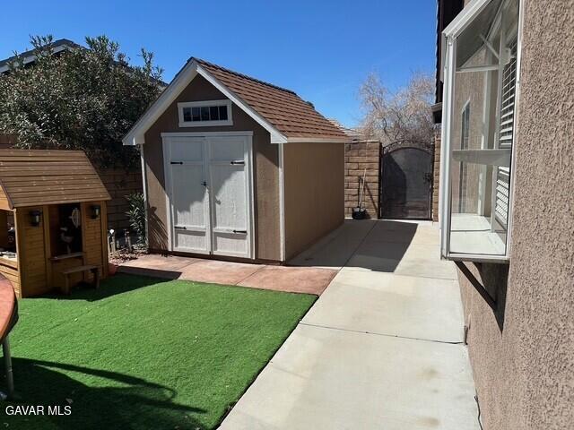 37610 Ruby Lane Palmdale, CA 93552 - Photo 20 of 22 back shed
