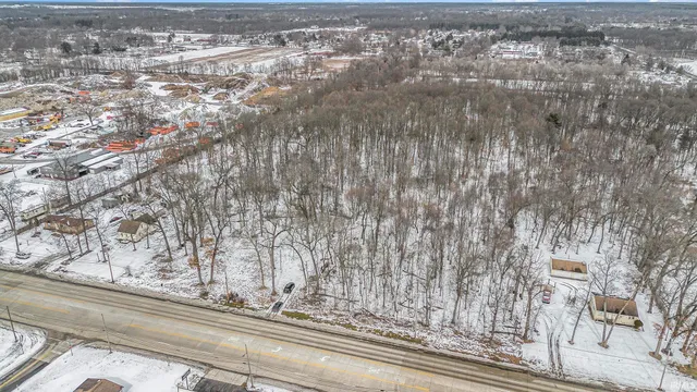 $1,099,000 | 10121 McKinley Highway, Osceola, IN 46561