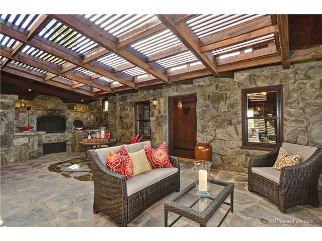 647 Rudd Road Vista, CA 92084 - Photo 5 of 25 Gallery Image 5