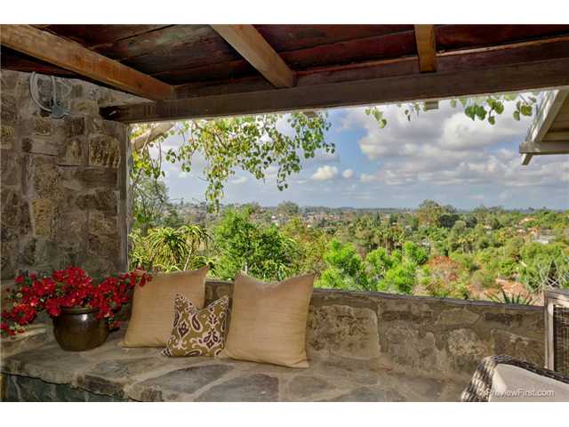 647 Rudd Road Vista, CA 92084 - Photo 6 of 25 Gallery Image 6