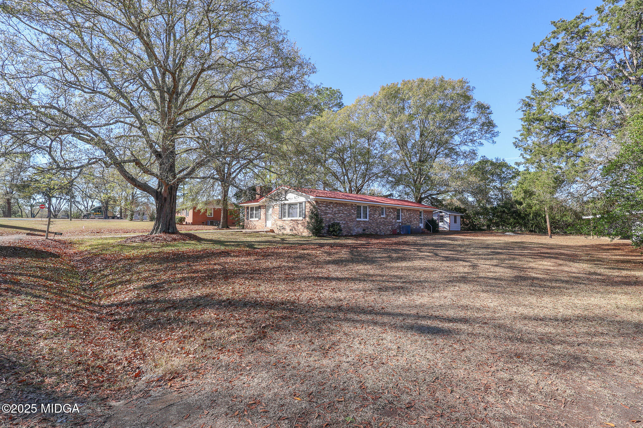 105 Larryton Drive Cochran, GA 31014 - Photo 4 of 34 a house view with a outdoor space
