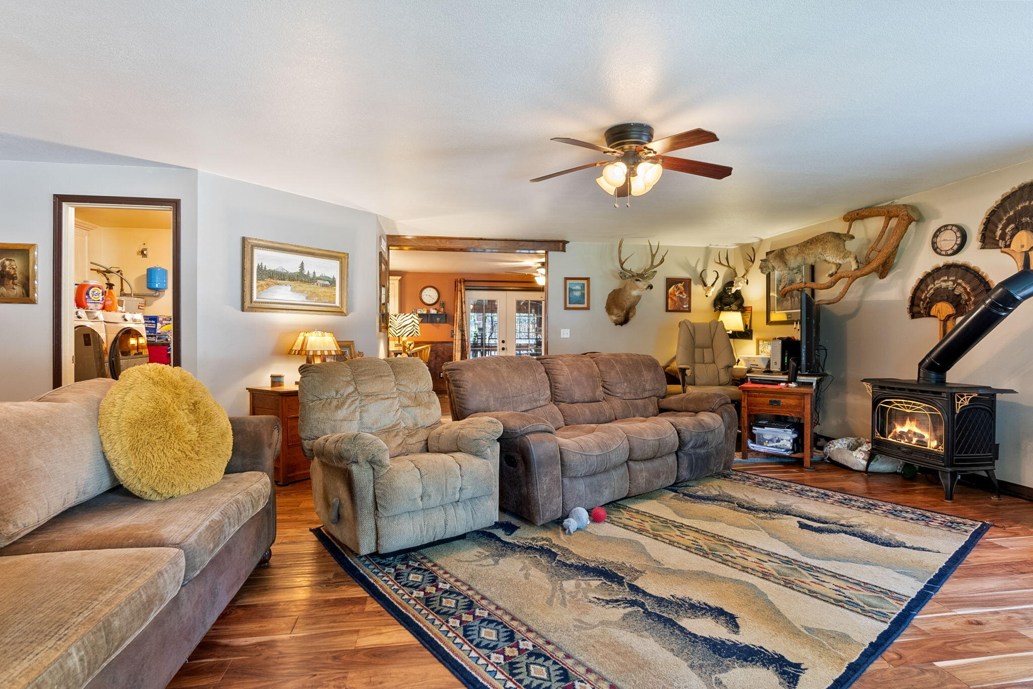 19275 Cherokee Road Bend, OR 97702 - Photo 13 of 47 12-web-or-mls-Riley Visuals-12