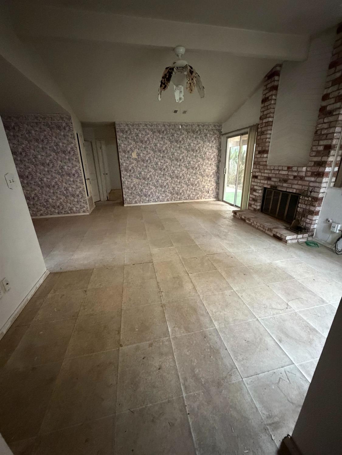 536 Capistrano Drive Modesto, CA 95354 - Photo 2 of 18 a view of room and window