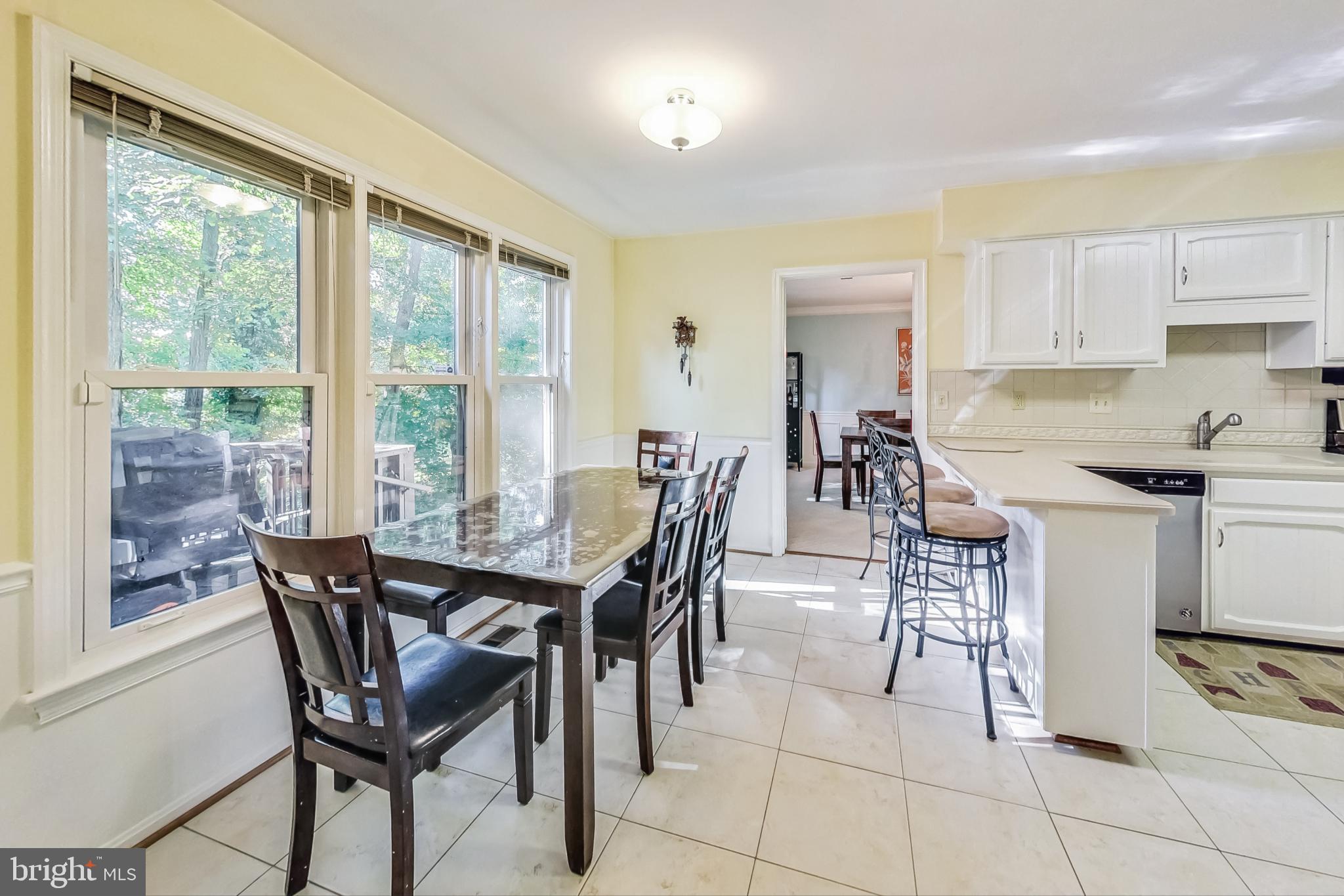 9729 Maury Road Fairfax, VA 22032 - Photo 11 of 67 Eat-in Kitchen