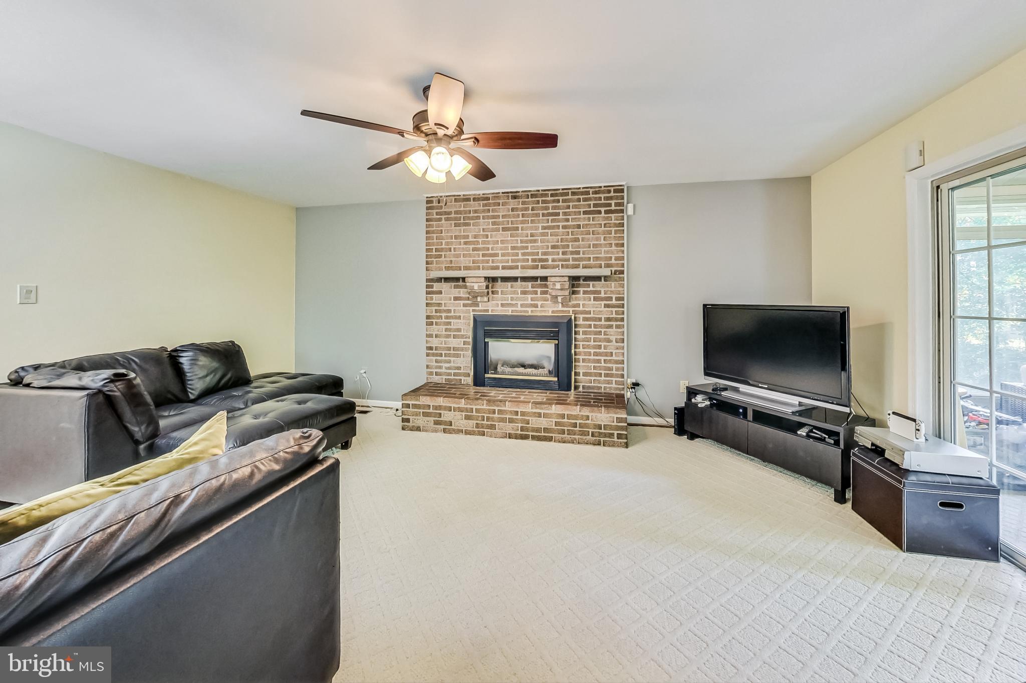 9729 Maury Road Fairfax, VA 22032 - Photo 17 of 67 Family Room