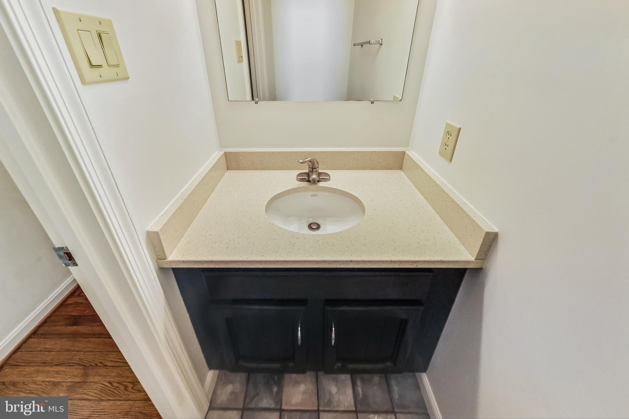 9729 Maury Road Fairfax, VA 22032 - Photo 25 of 67 Main level powder room