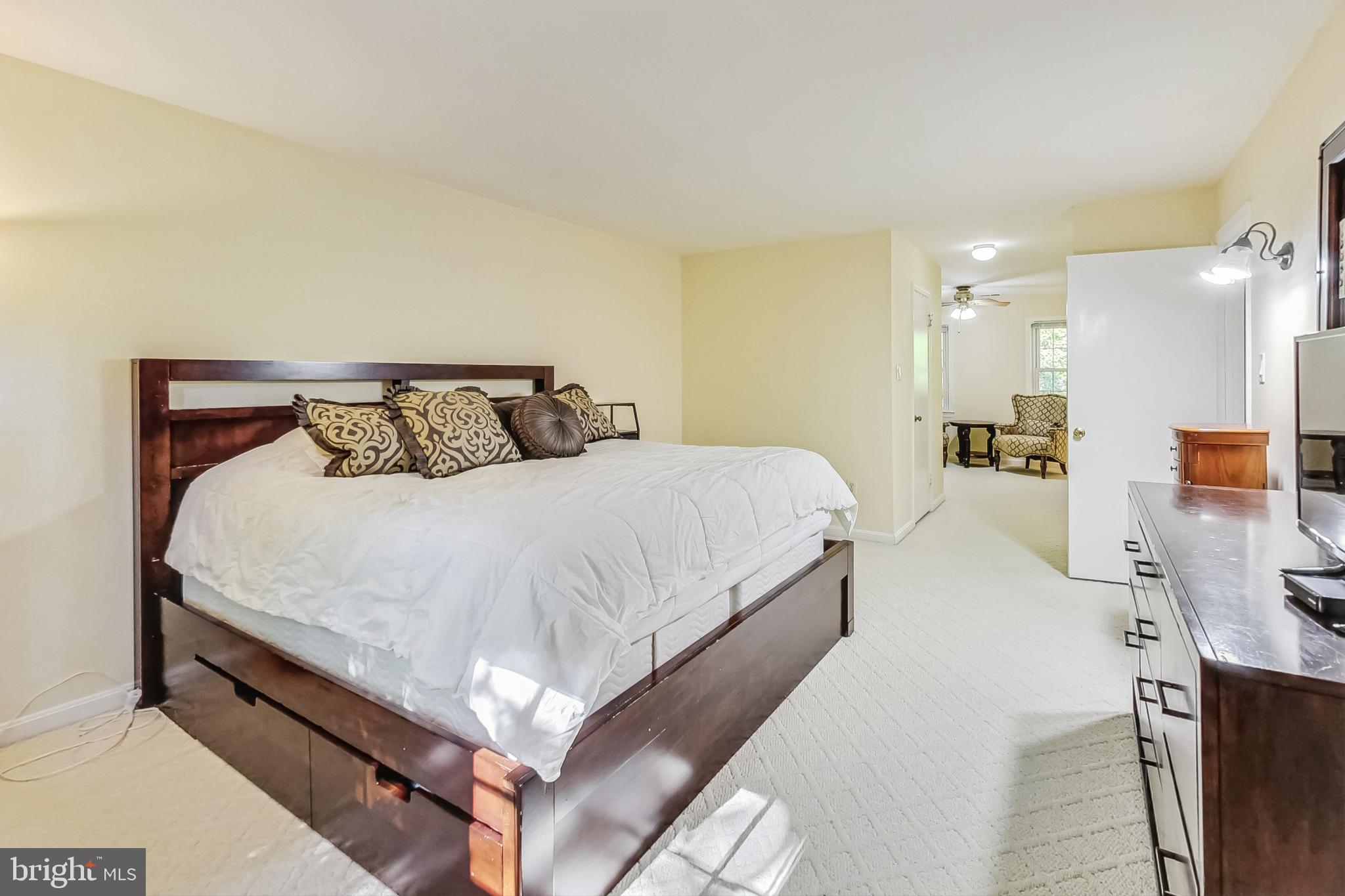 9729 Maury Road Fairfax, VA 22032 - Photo 30 of 67 Primary bedroom