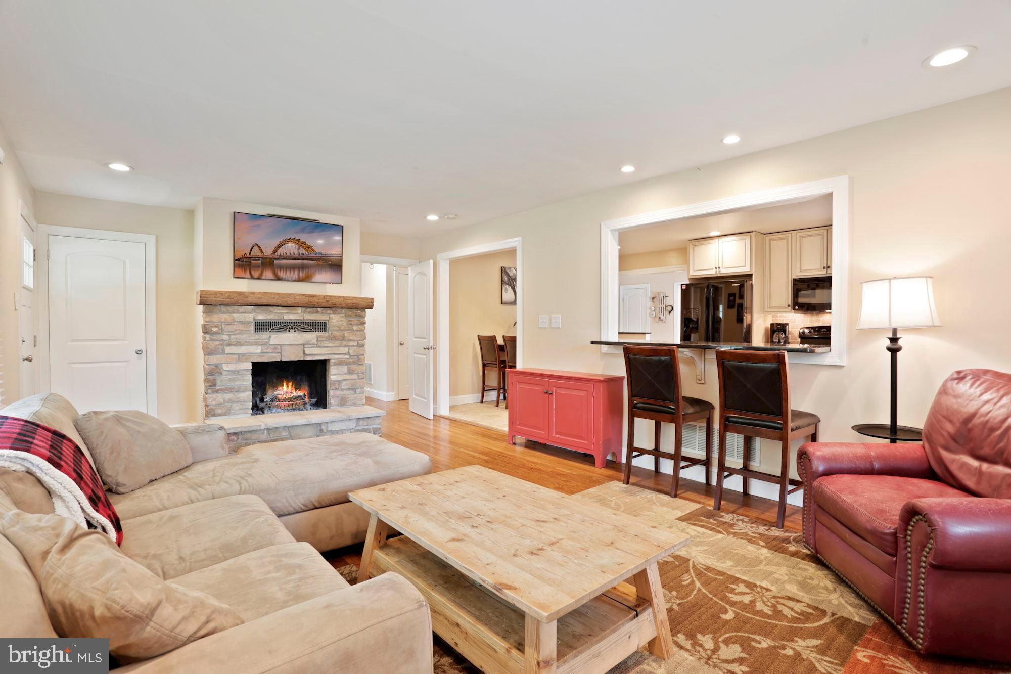 Living Room | Hardwood Floors