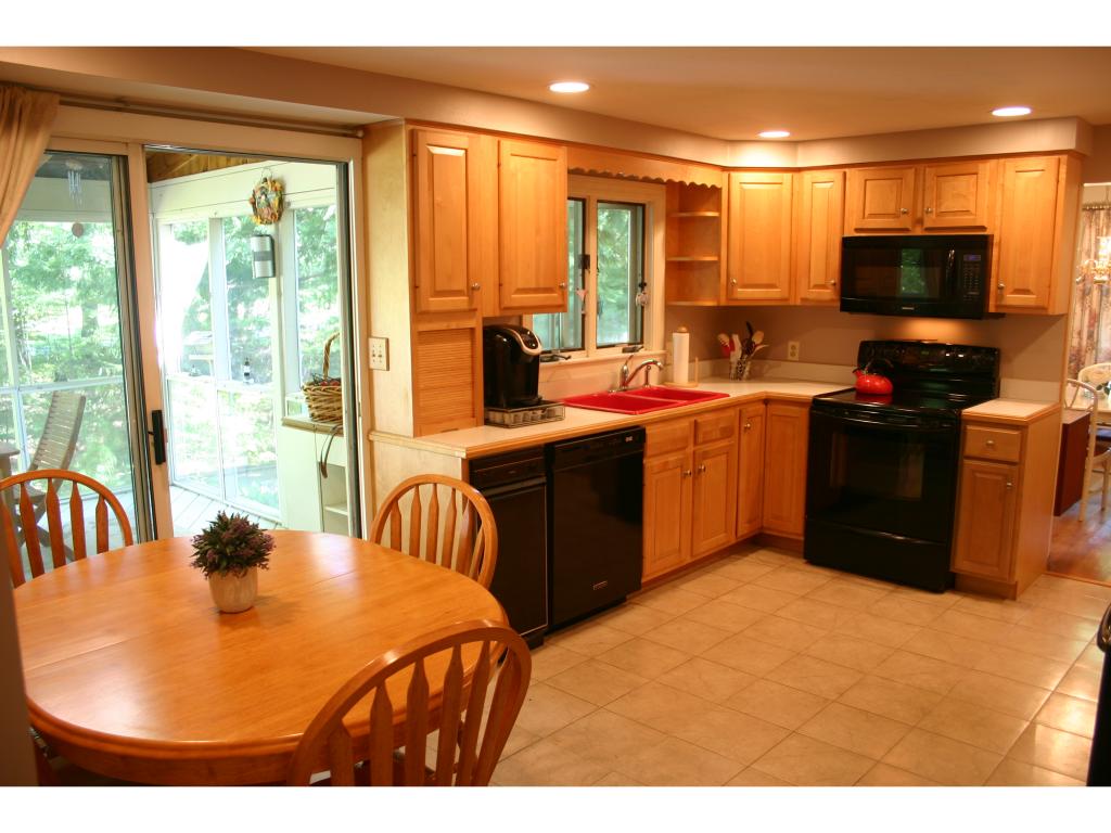 4 Meserve Road Durham, NH 03824 - Photo 3 of 36