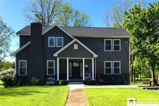 $799,999 | 555 South Street, East Aurora, NY 14052