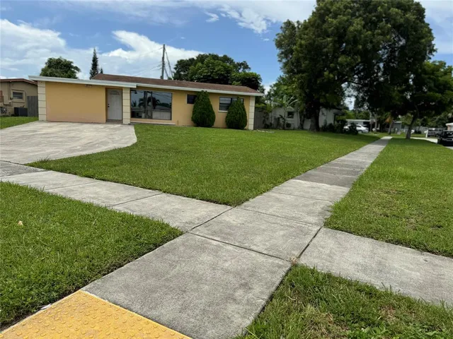 $2,500 | 6101 Northwest 18th Street, Margate, FL 33063