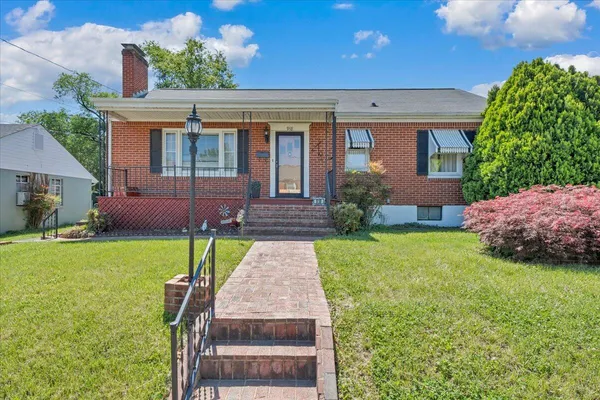 $245,000 | 918 Whitney Avenue Northwest, Roanoke, VA 24012