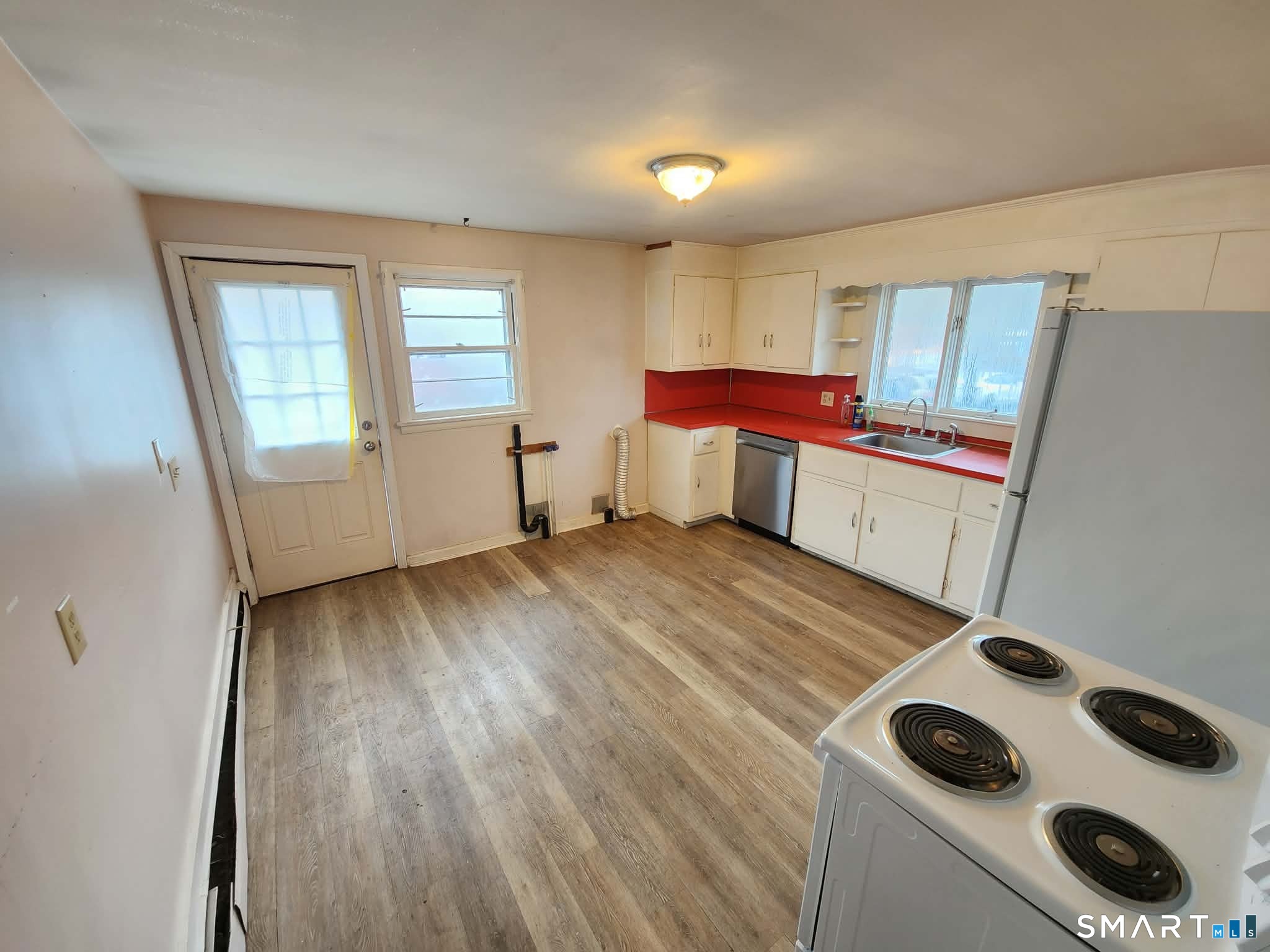 948 Old Colony Road Meriden, CT 06451 - Photo 3 of 21