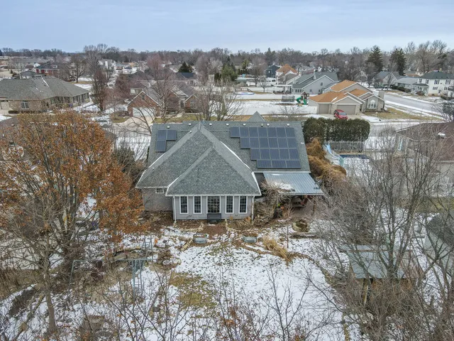 $395,000 | 410 West Cook Street, Manteno, IL 60950