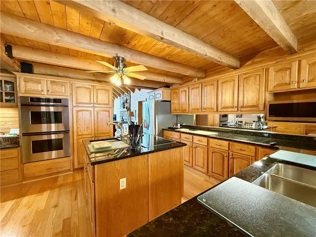 $1,199,900 | 728 Latonka Drive, Mercer, PA 16137