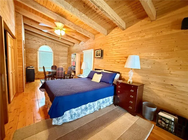 $1,199,900 | 728 Latonka Drive, Mercer, PA 16137