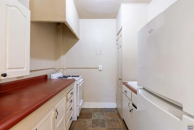 $640,000 | 400 Southwest Topeka Boulevard, Topeka, KS 66603