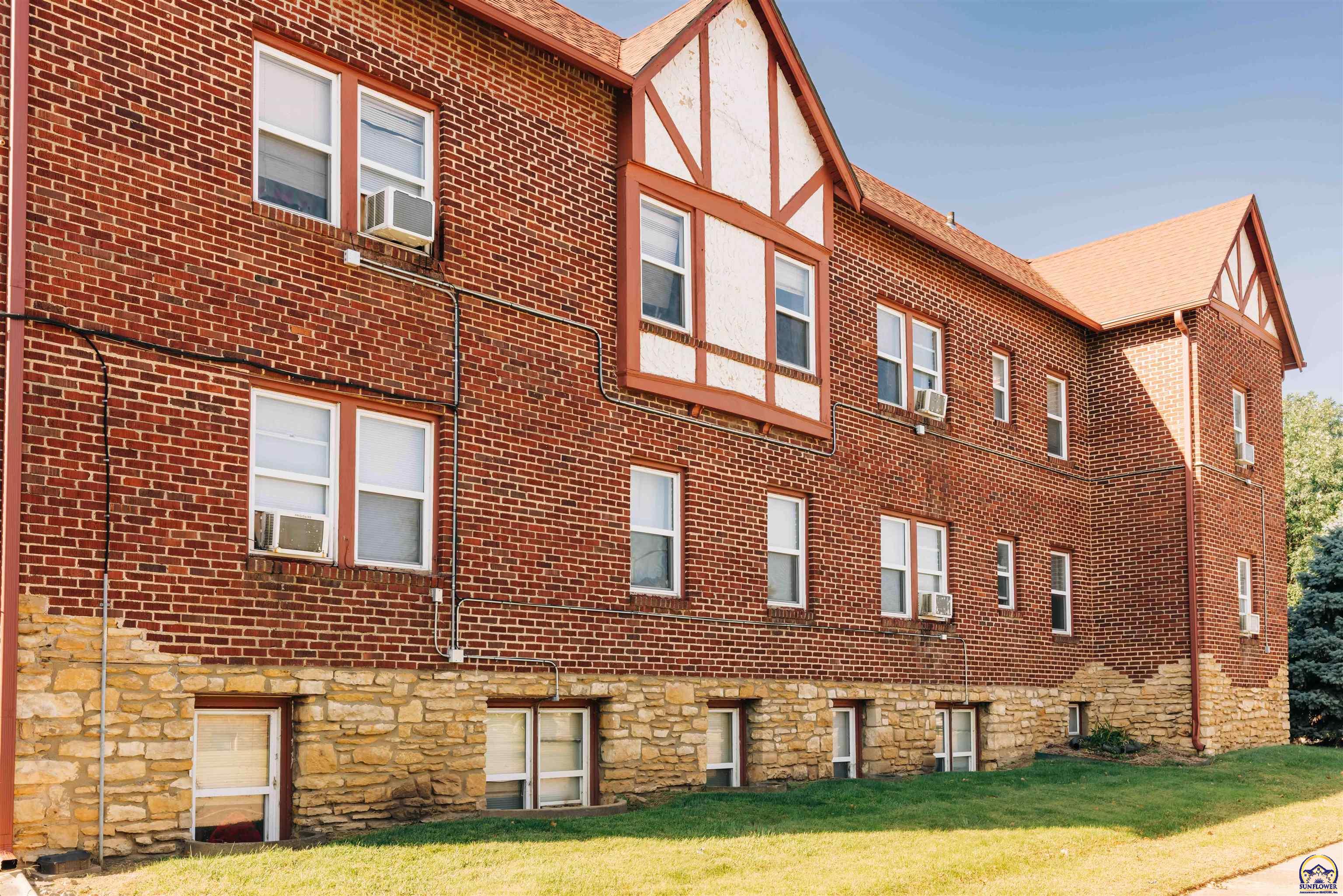 400 Southwest Topeka Boulevard Topeka, KS 66603 - Photo 10 of 58