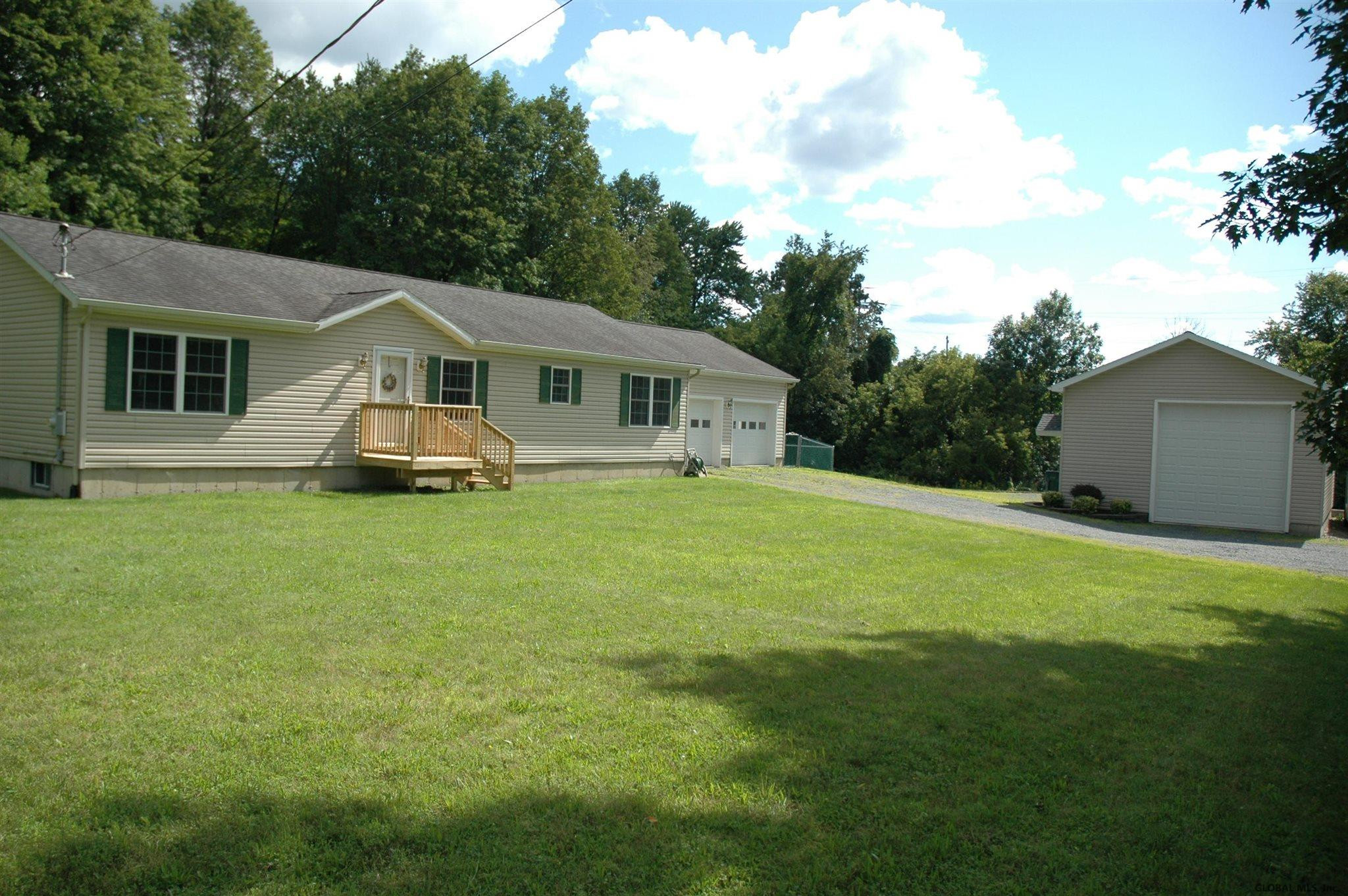 192 Plank Road Brunswick, NY 12182 - Photo 3 of 40 Photo 3