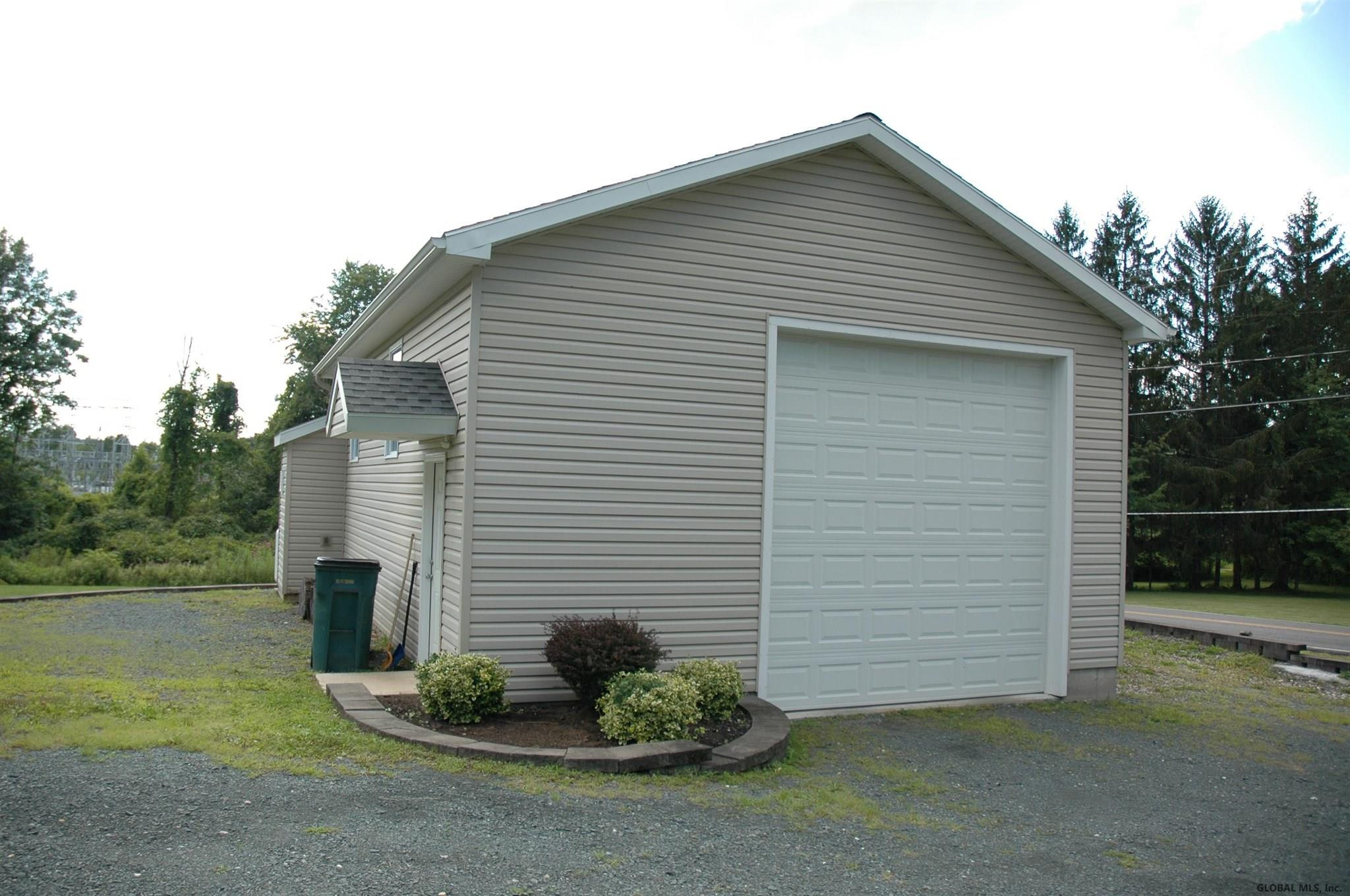 192 Plank Road Brunswick, NY 12182 - Photo 5 of 40 Photo 5