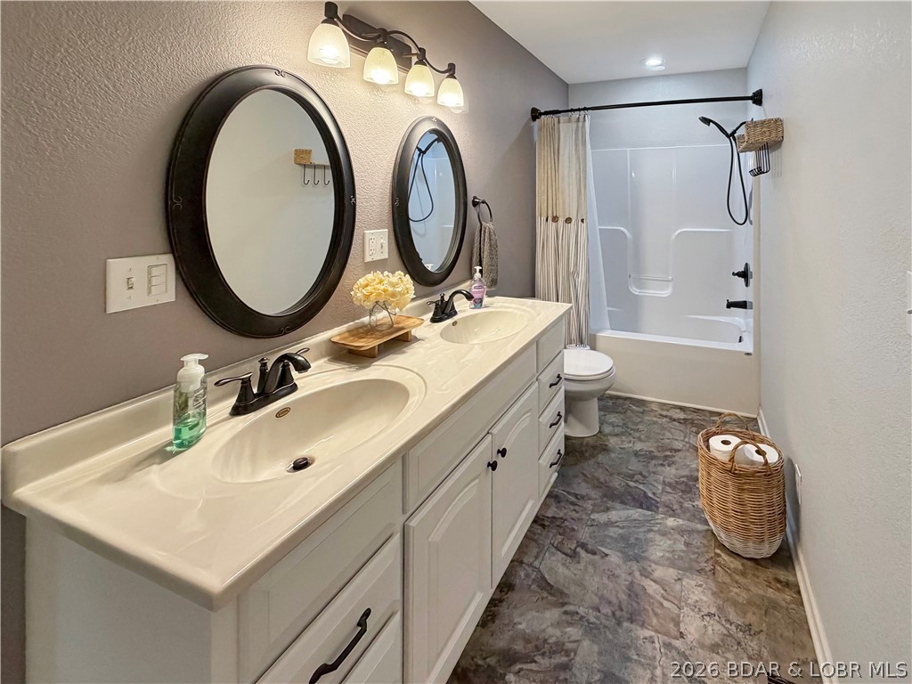 28251 Shore Road Warsaw, MO 65355 - Photo 24 of 51 Primary Bathroom