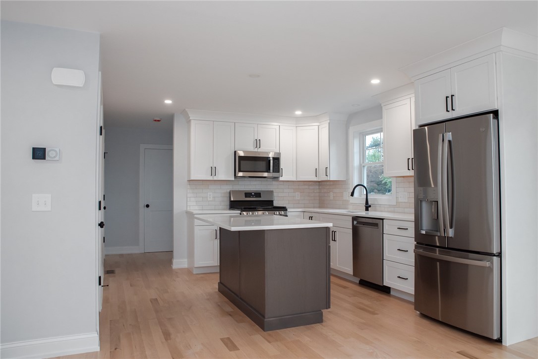 44 Recess Lane Warwick, RI 02889 - Photo 2 of 25