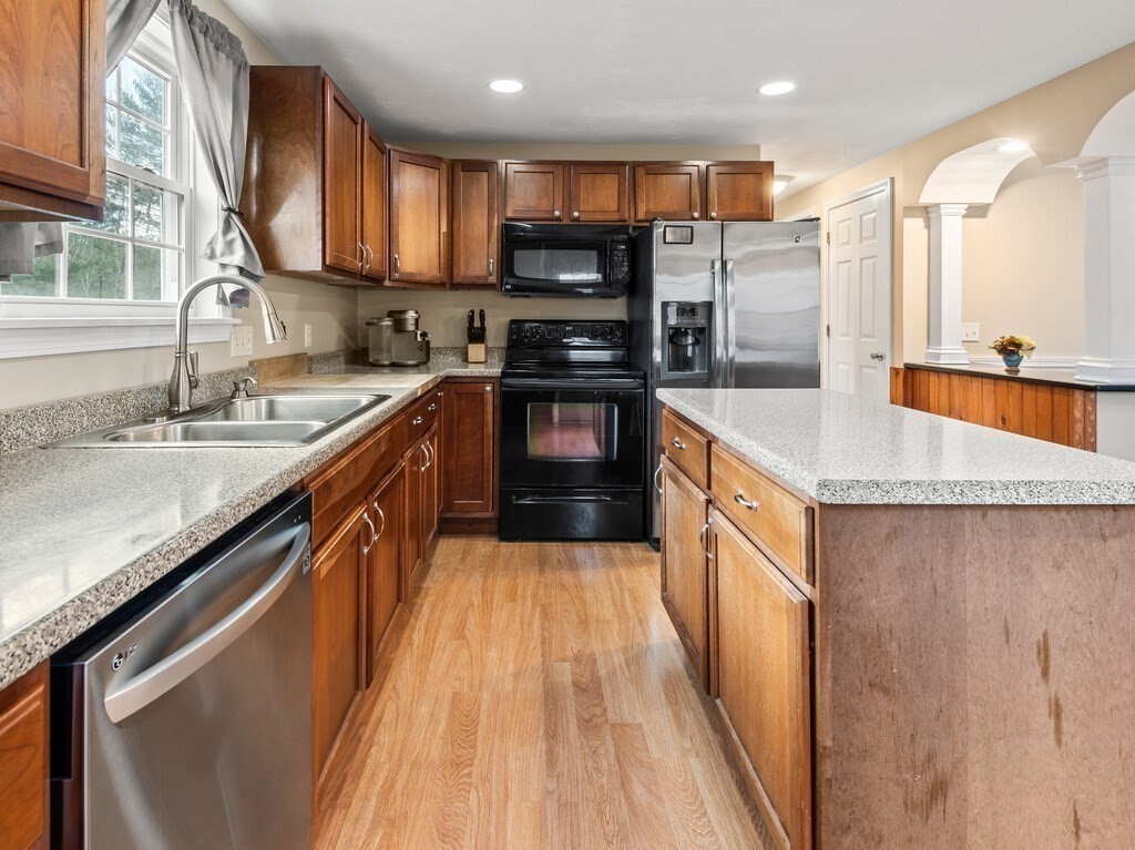 145 Draper Road East Brookfield, MA 01515 - Photo 15 of 41