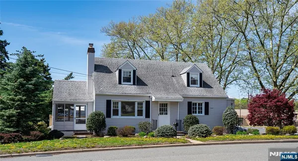 $4,000 | 38 East Ridgewood Avenue, Paramus, NJ 07652
