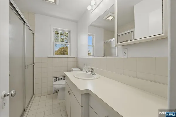 $4,000 | 38 East Ridgewood Avenue, Paramus, NJ 07652