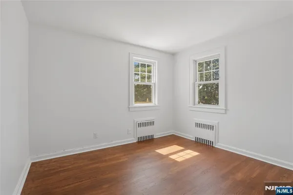 $4,000 | 38 East Ridgewood Avenue, Paramus, NJ 07652