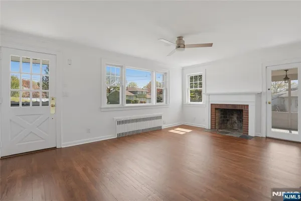 $4,000 | 38 East Ridgewood Avenue, Paramus, NJ 07652