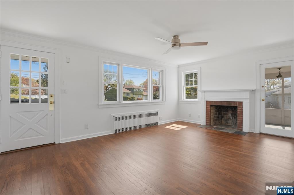 38 East Ridgewood Avenue Paramus, NJ 07652 - Photo 2 of 21